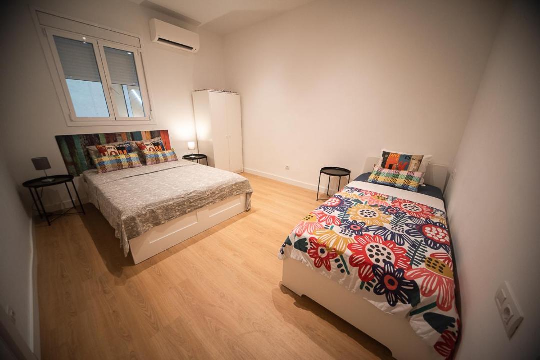 By Universitat Rooms Barcelona Kültér fotó