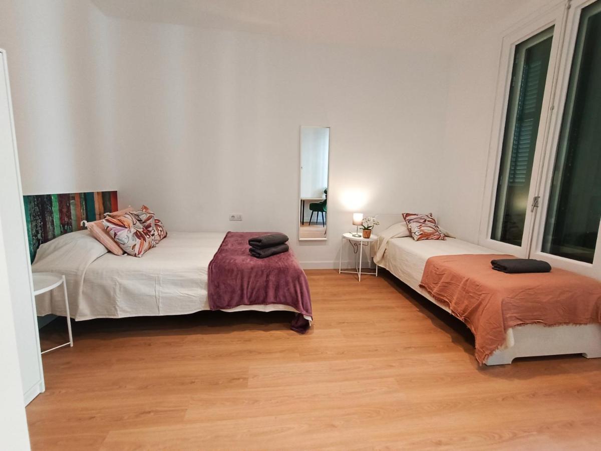 By Universitat Rooms Barcelona Kültér fotó